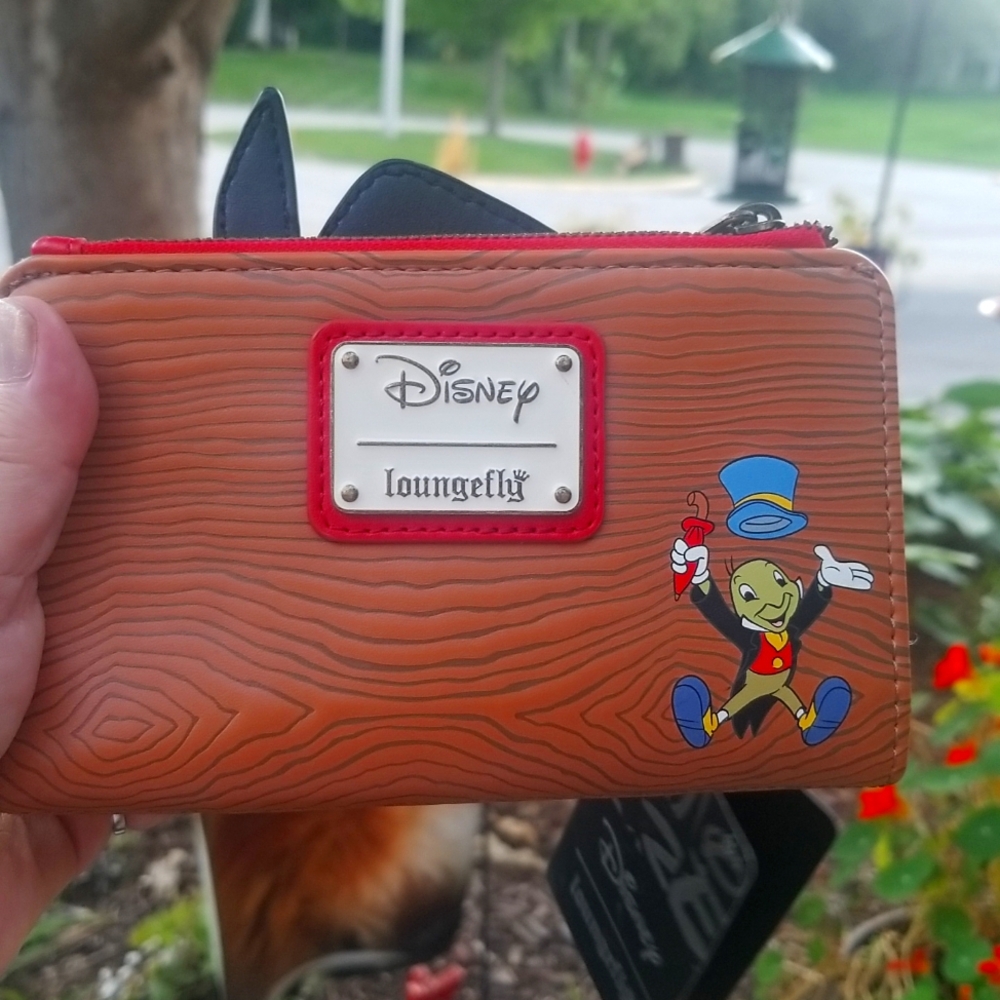LOUNGEFLY👑 DISNEY PINOCCHIO & JIMINI CRICKET WALLET - Picture 2 of 6